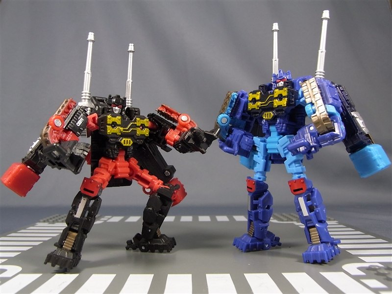 Transformers United UN20 Frenzy and Rumble Image Gallery